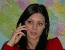 Lepotica priča telefonom